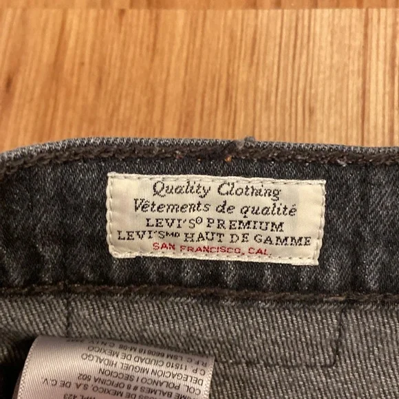 ♥️ HOST PICK ♥ LEVIS Premium Ribcage Straight 29W x 21L PETITE cropped high rise - Picture 7 of 11